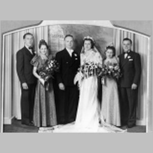 D._&_S._Hackett_w_wed_party_'39.html